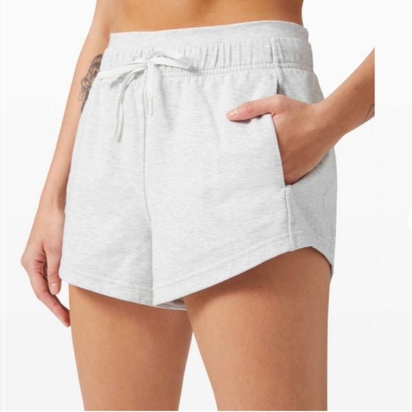 LULULEMON INNER GLOW SHORTS HEATHERED CORE ULTRA LIGHT GREY SIZE 6 - Picture 11 of 13